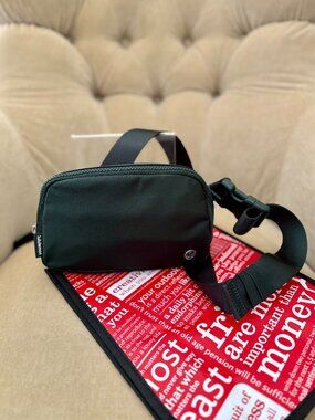 NEW Auth. LULULEMON ATHLETICA Everywhere Belt Olive Nylon Sling Bag